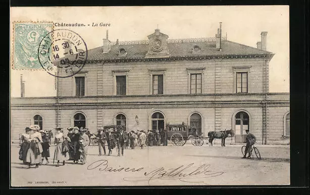CPA Chateaudun, La Gare, attelage à cheval vor dem La Gare 1905