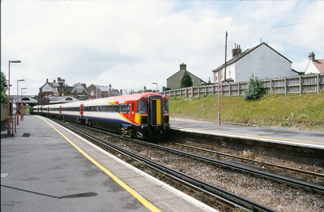 335 RAILWAY COLOUR Slide Emu Class 442 At Branksome 2000 £3.99 ...