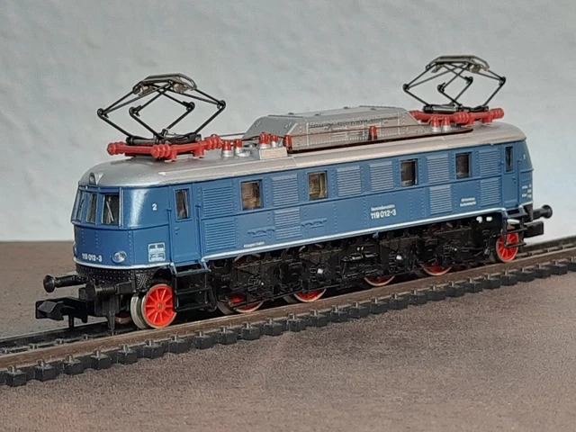 Locomotive électrique Arnold 2451 – DB BR 119 012-3 – Échelle N – Occasion Avec éclairage