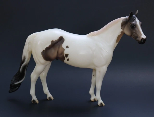 Show Line Series Sparrow  ISH Paint Peter Stone Horse Model