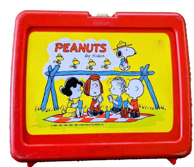 VINTAGE PEANUTS LUNCH Box By Thermos Charlie Brown Snoopy Plastic Red
