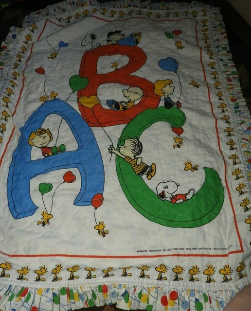 VINTAGE PEANUTS ABC Charlie Brown Snoopy Character Crib Blanket Quilt