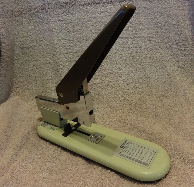 SPARCO HEAVY DUTY Economy Stapler SPR01314 Brown Office Supplies 100