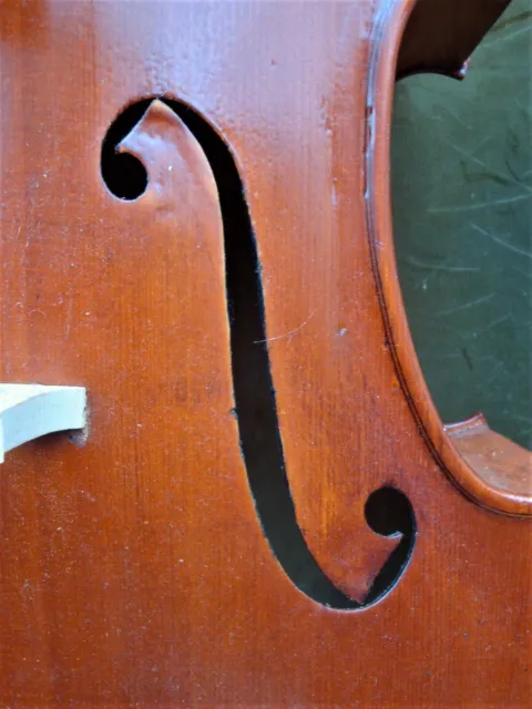 Altes CELLO !  Old cello !