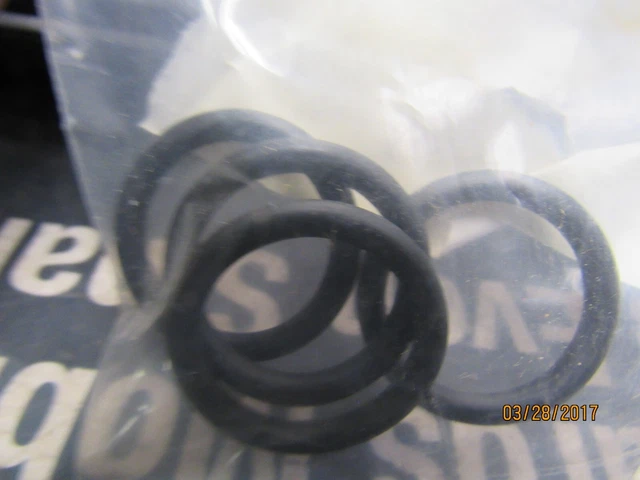 4 New  Omc Oem  Johnson Evinrude O'rings 302035