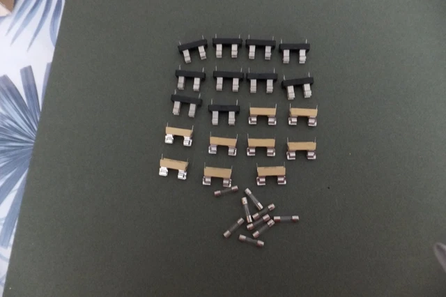 lot 12bis : lot de porte fusible à souder + fusibles