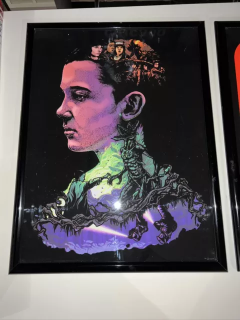 *FRAMED* Stranger Things PopUp Fuzzy Black light Posters WITH 2 Black lights NEW 2