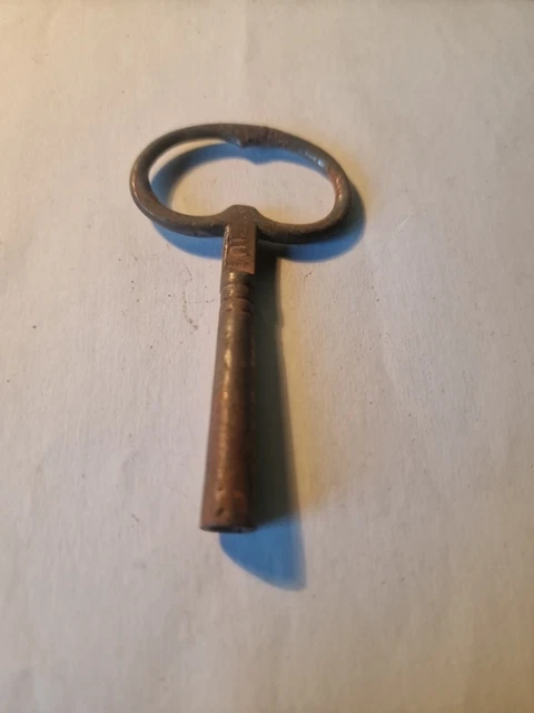 Clé De Montre De Poche Ancienne - N°9 - Laiton Et Fer - 3,5 Cm - Usure Du Temps