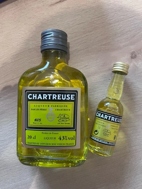 Chartreuse jaune, flasque 20cl et mignonette 3cl " VOIRON "