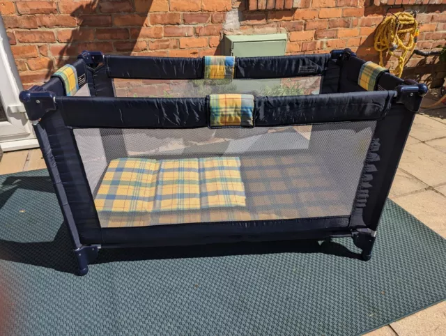 Maxi sleep travel cot 2025