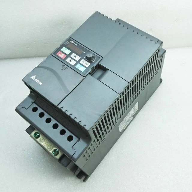 1PZ Usato Delta VFD075E43A Inverter
