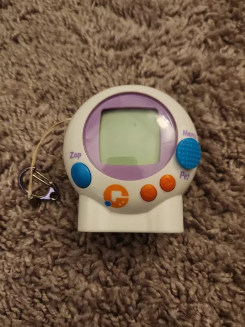 Giga Pets Hasbro 2006 Pre-Owned White Purple Toy Tested Kid's Game