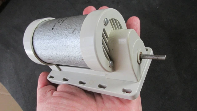 VINTAGE LARGE POWERFUL Marx Hectoperm GEARED 6 volt electric RC BOAT ...