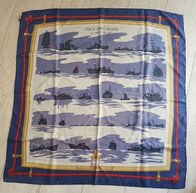 Foulard HERMÈS Feux De L'Hiver - Soie Jaune - Occasion En Bon état - Foulard Carré Bandana