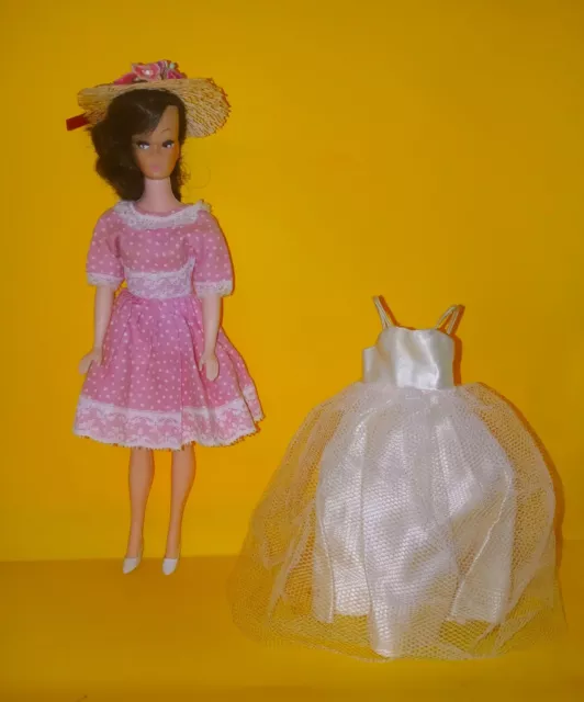 Vintage Barbie/Uneeda/Unique 11.5 ~ `°Wendy Doll~ Brunette Swirl Ponytail~❤️