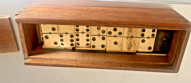 Grand Jeu De Dominos Très ancien (Double 9