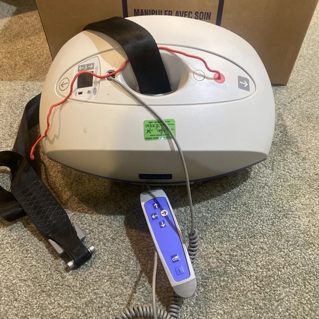 Arjo Maxi Sky 2 Digital Patient Ceiling Lift 600LB Limit With Remote! EXCELLENT!