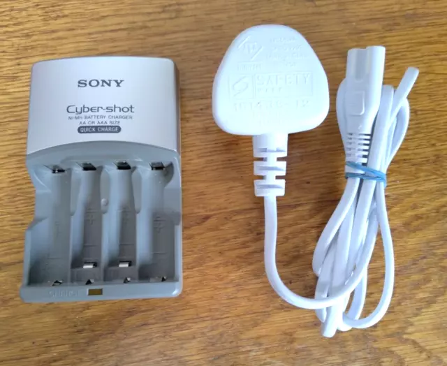 Sony Cyber Shot Battery Charger AA AAA NiMH BC-CSQ