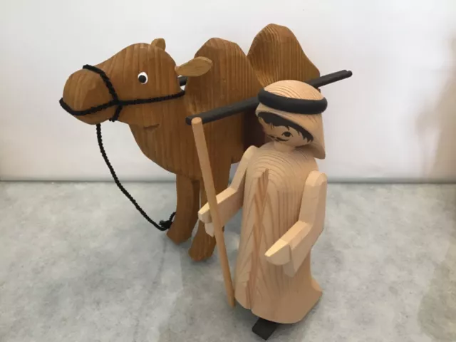 ERZGEBIRGE  Ulmik Krippenfiguren  Treiber mit Kamel 13 cm Serie