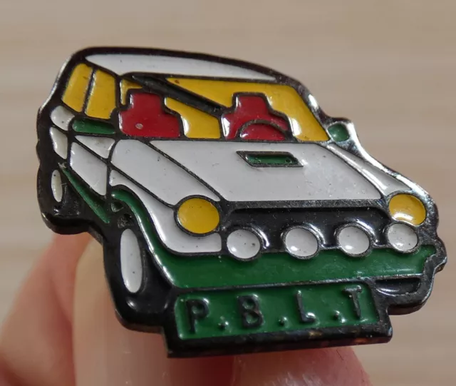 Beau Petit Pin's Voiture Autobianchi A 112 Abarth