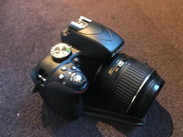Nikon D3300 24.2MP SLR Camera Kit with AF 18-55mm Lens, near mint, 1651 count