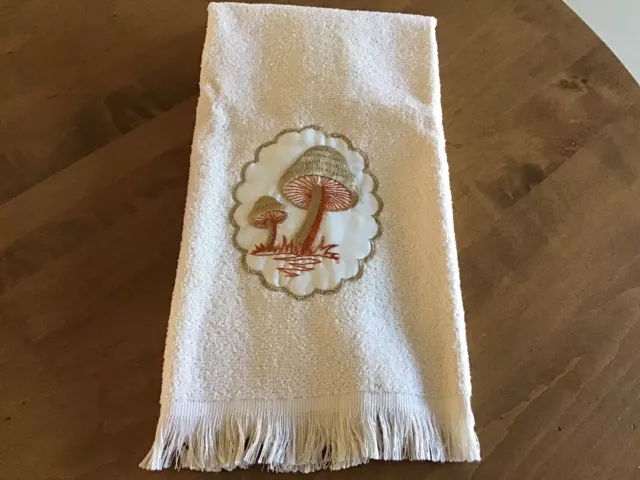 https://www.picclickimg.com/K~wAAOSwA9RlN87H/Cannon-USA-MUSHROOMS-Cotton-Tea-Dish-Hand-Towel.webp