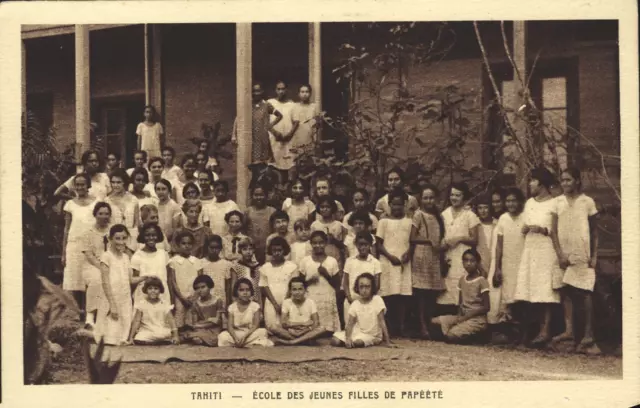 TAHITI Polynésie Française École Jeunes Filles à Papeete CPA vers 1930-1940 RARE
