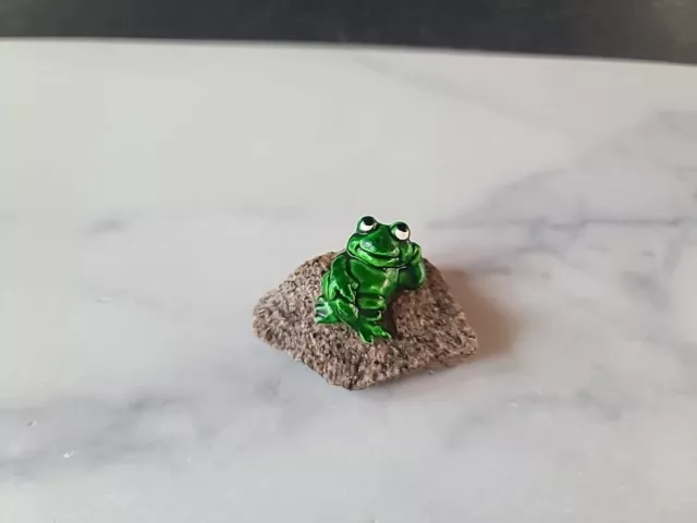 vintage frog figurine Knickknack