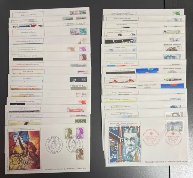 Beau lot de 33 enveloppes 1er jour à découvrir. Années 1981 et 1982. Etat neuf