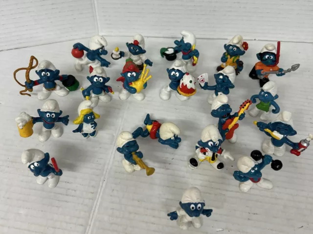 Lot Of 21 Vintage 1970’s Schleich Pevo Smurf Figurines