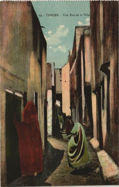 CPA AK MAROC TANGER Une Rue de la Ville (31692)