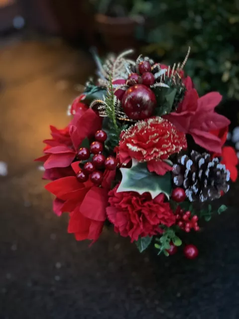 Quality Artificial Christmas  Arrangement Grave vase / Memorial / Crem Pot Red 3
