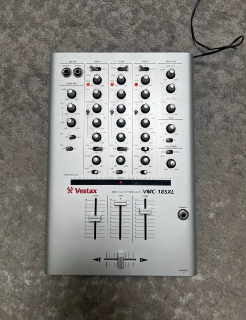 Vestax VMC-185 XL DJ Mixer