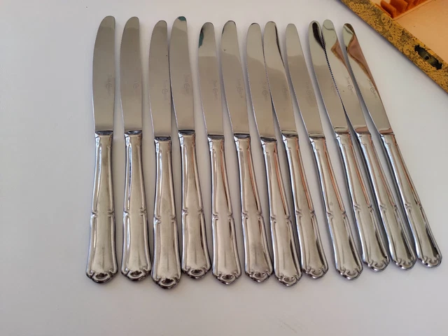 Coffret Écrin de 12 Couteaux Anciens avecla Marque L JOST STRASBOURG