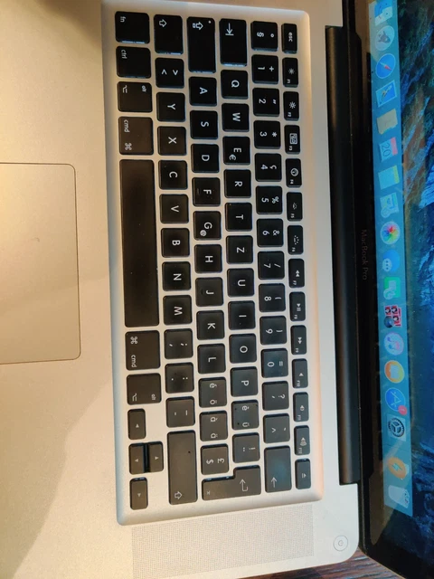 Apple MacBook Pro 15.4" (1TB HDD, Intel Core i5 , 2.4GHz, 2010 6