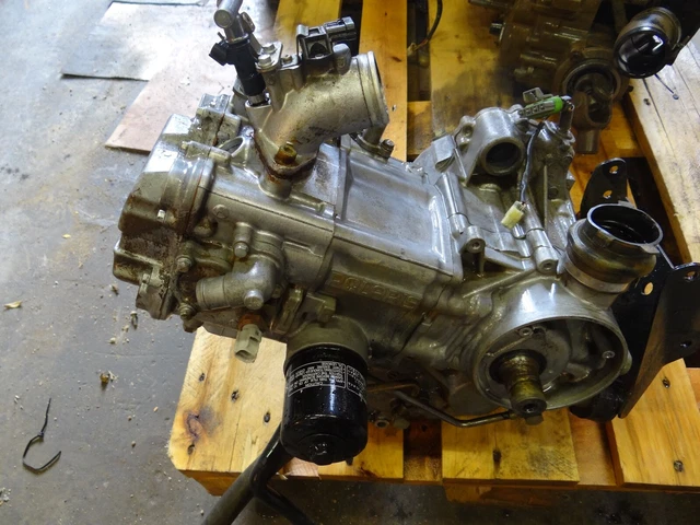 Carter Moteur Principal Pour Polaris 500 Sportsman - Pièce D'origine Vendue à La Paire, Occasion