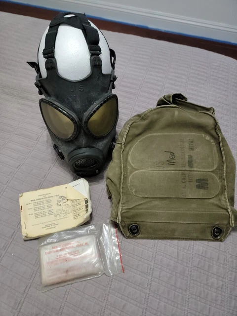 US Military Gas Mask M17A1/2 Vintage Army Field Protective Biological Chemical E US Military Gas Mask M17A1/2 Vintage Army Field Protective Biological Chemical E