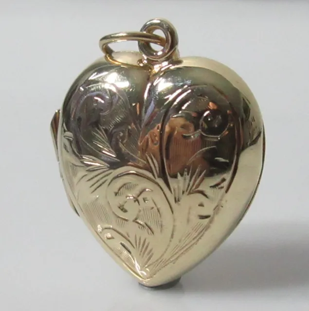 9ct Gold Locket - Vintage 9ct Yellow Gold Heart Shape Patterned Opening Locket
