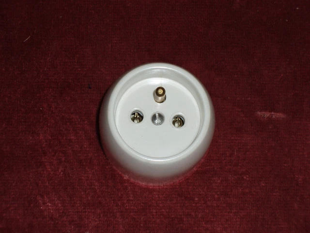 Fiche électrique mâle 2 pôles + terre, 16 A, LEGRAND | Leroy Merlin