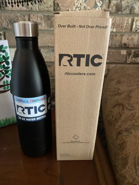 RTIC Double Wall Vacuum Insulated Water Bottle 25 oz. Black Hot Or Cold NIB