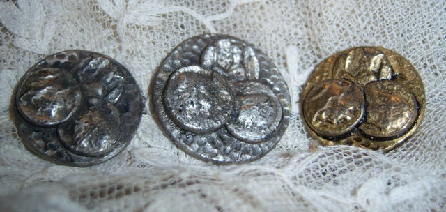 B244 lot de 3  BOUTON ANCIEN metal ART DECO feuille  argenté 2.2 -2.6. doré 2.2