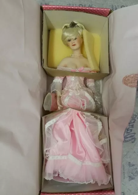 *NIB* RARE Paradise Galleries Treasury Collection CINDERELLA Porcelain Doll