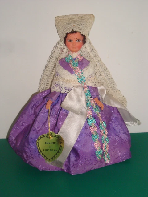 ANCIENNE POUPÉE FOLKLORIQUE bretonne annee 1960/1970 EUR 10,00 ANCIENNE POUPÉE FOLKLORIQUE bretonne annee 1960/1970 EUR 10,00
