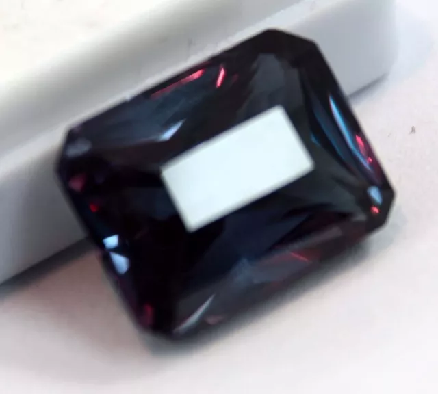 13 CT Natural Alexandrite Loose Gemstone Emerald Cut Change de couleur certifié