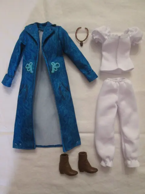 Disney Wendy and Peter Pan Pajamas Robe Fashion Doll Outfit Brown Boots Necklace