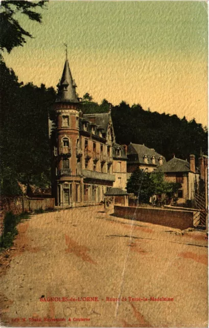 CPA BAGNOLES-de-l'ORNE - Route de TESSÉ-la-MADELEINE (355859)