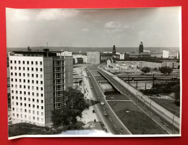 Original Gross Foto DRESDEN Budapester Strasse mit Autos   ( F15193