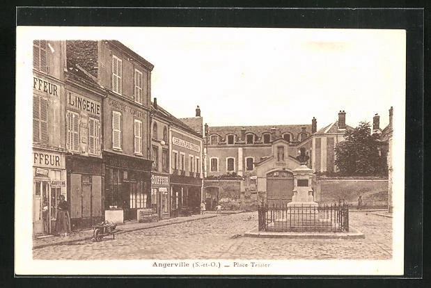 CPA Angerville, Place Tessier