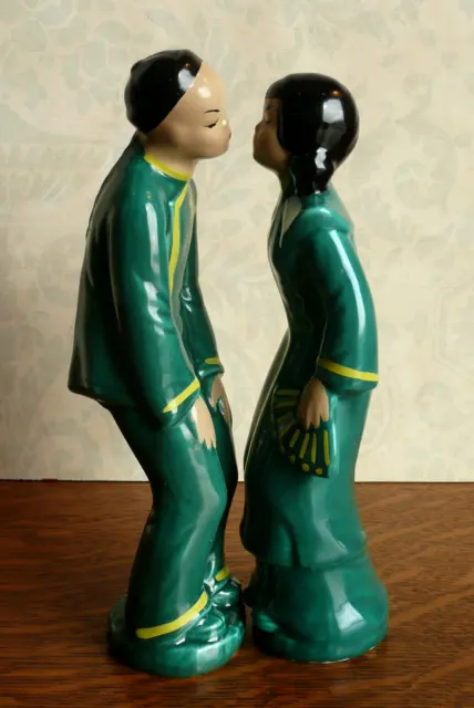 Vintage asiatisches Paar Frau & Mann küssen handbemalte Keramikfiguren 2