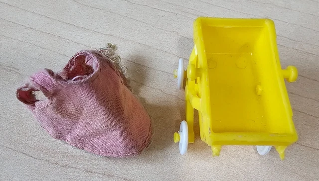1966 VTG Liddle Kiddle Florence Niddle mini yellow BUGGY carriage & DRESS Mattel
